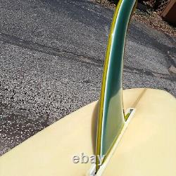 Surfboard fin