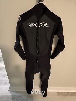 Surfing Ripcurl Omega 3.2mm Wetsuit