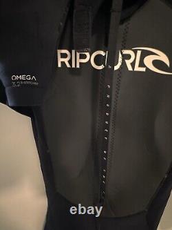 Surfing Ripcurl Omega 3.2mm Wetsuit