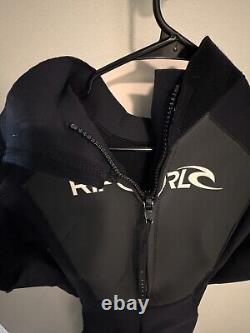 Surfing Ripcurl Omega 3.2mm Wetsuit