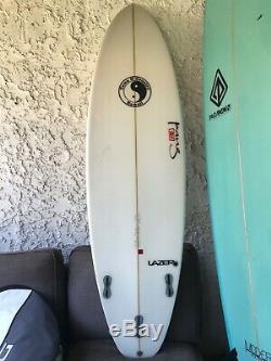 Town and country surfboard 61 short board with bag and fins new no damage