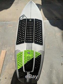 Wakesurf board